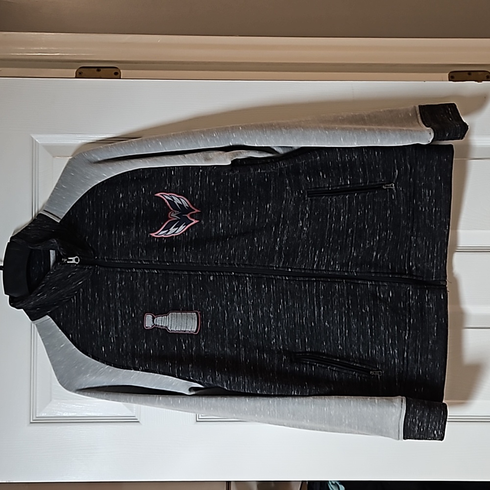 Washington Capitals zip up sweater